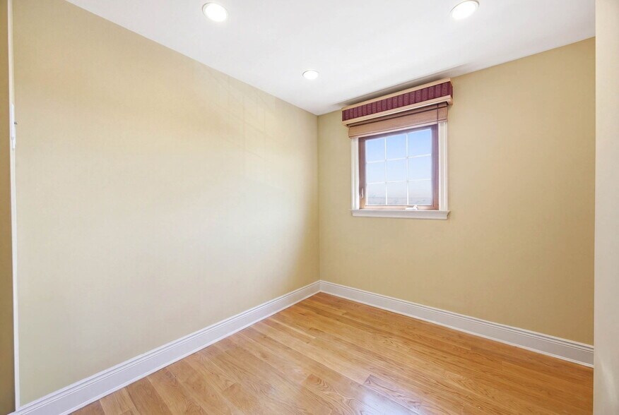 More Photos Of 9819 160th Ave, Howard Beach Apartments For Sale
