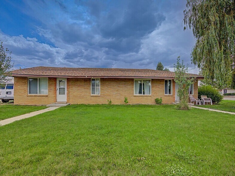 Primary Photo Of 630 W 6th St, Craig Apartments For Sale