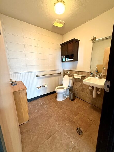 More Photos Of 5745 Independence St, Arvada Auto Repair For Sale