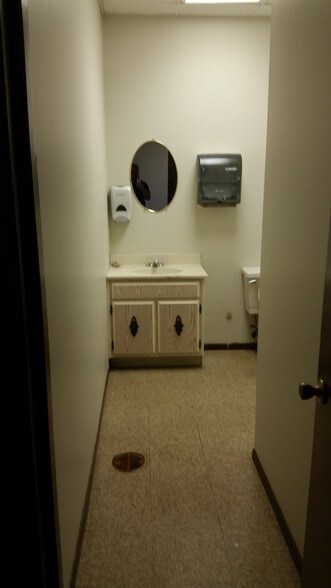 More Photos Of 3601 W Harry St, Wichita Flex For Sale