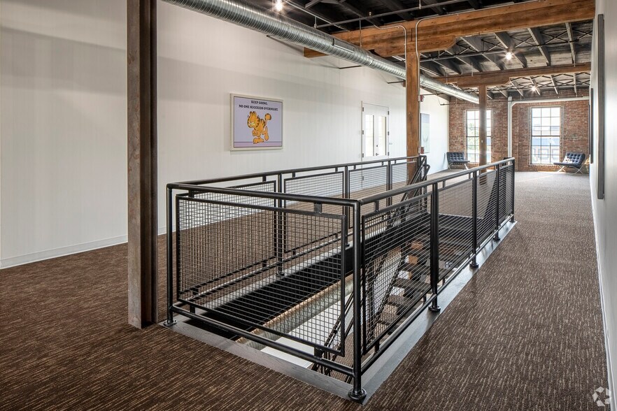 More Photos Of 101 N Haven St, Baltimore Showroom For Lease