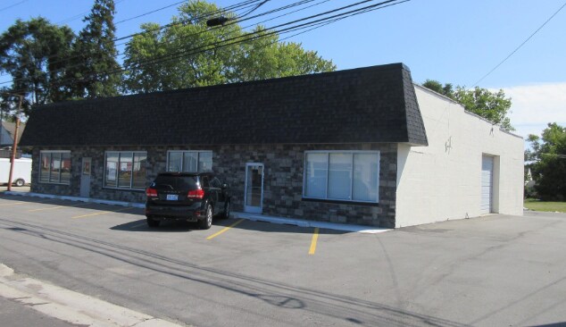 Primary Photo Of 49904-49908 Gratiot Ave, Chesterfield Storefront For Sale