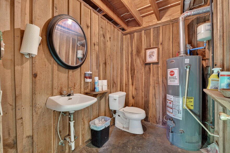 More Photos Of 2668 Huntsville Hwy, Fayetteville General Retail For Sale