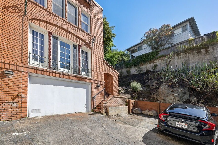 More Photos Of 250 Red Hill Ave, San Anselmo Apartments For Sale