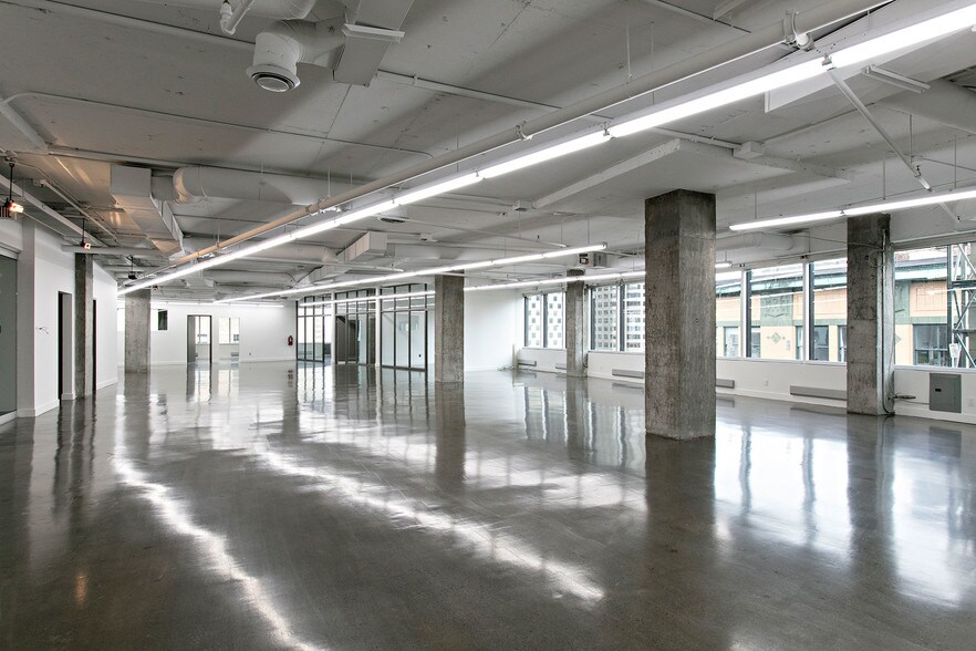 More Photos Of 351-359 Rue Sainte-Catherine O, Montréal Office Residential For Lease