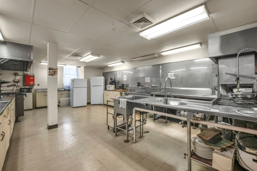More Photos Of 15715 Libby Rd, Maple Heights General Retail For Sale