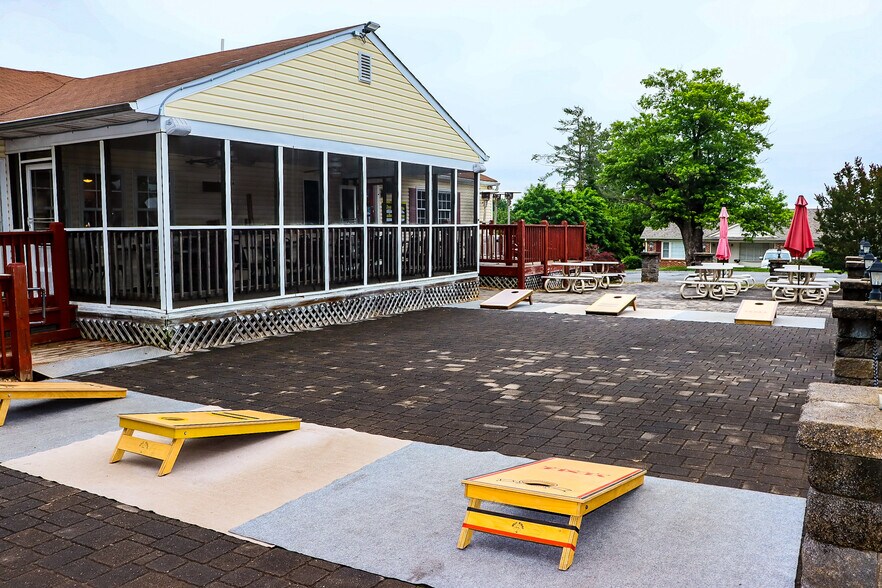 More Photos Of 3313 Old Forest Rd, Lynchburg Restaurant For Sale