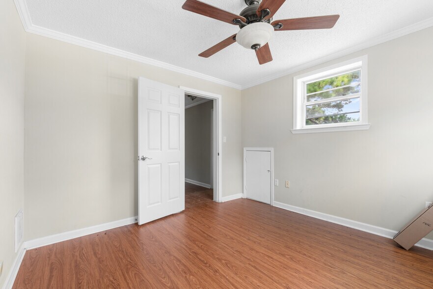 More Photos Of 5757 Ogeechee Rd, Savannah Flex For Lease