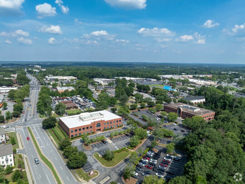 More Photos Of 695 Mansell Rd, Roswell Unknown For Lease