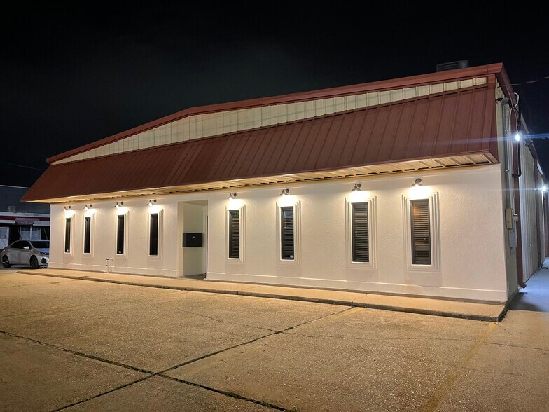 More Photos Of 2501 Florida Ave, Kenner Light Distribution For Sale