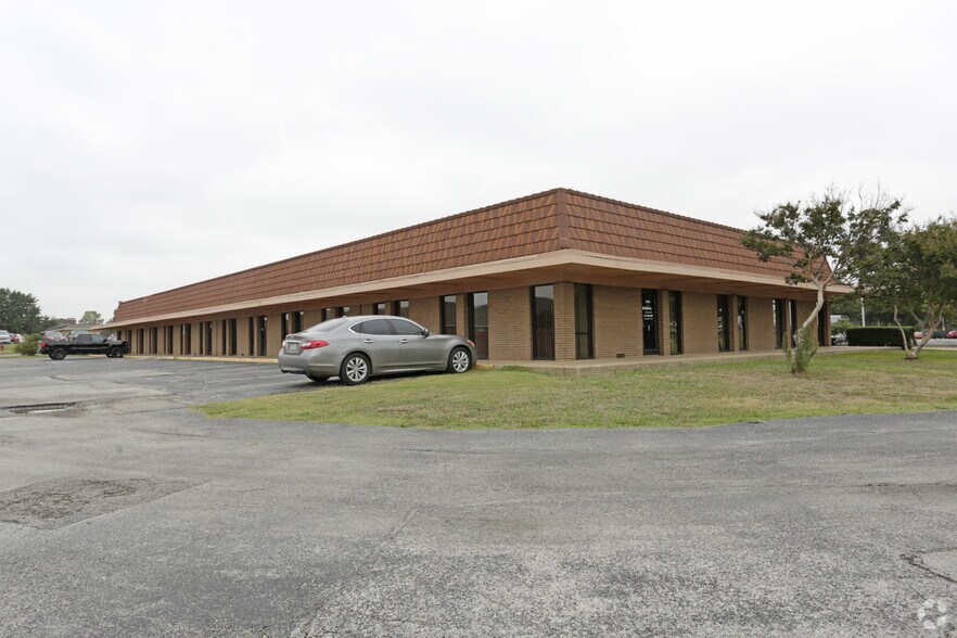 More Photos Of 2701 Osler Dr, Grand Prairie Medical For Sale