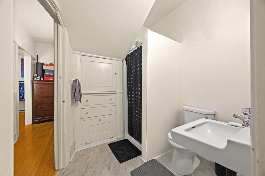 More Photos Of 1156 Steuben St, Pasadena Apartments For Sale