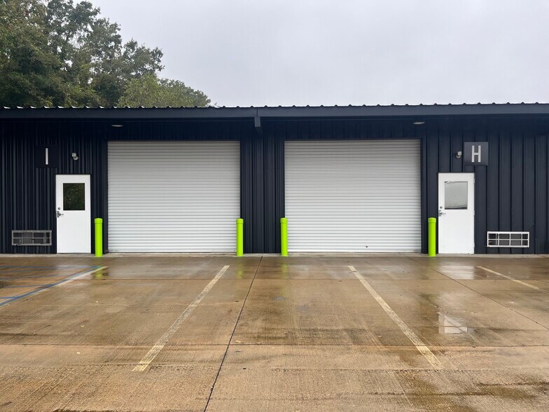 More Photos Of 2920 Wyndham Industrial Dr, Opelika Distribution For Lease