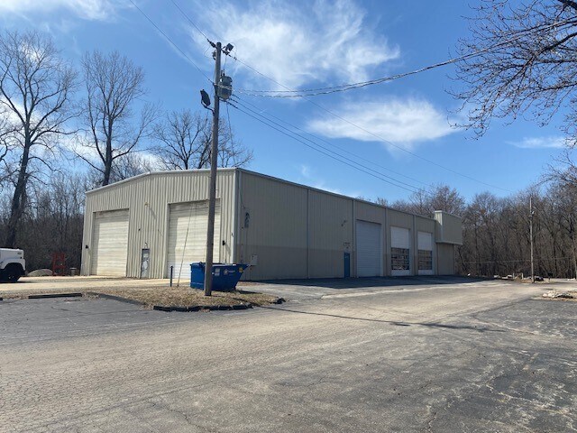 More Photos Of 200 Yachtview Dr, West Alton Specialty For Sale