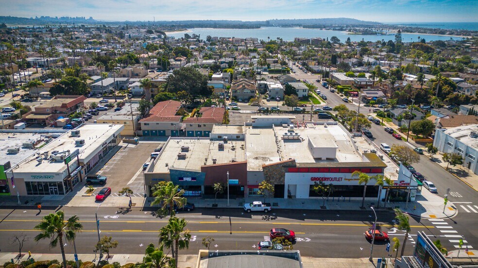 More Photos Of 1221-1231 Garnet Ave, San Diego Storefront For Lease