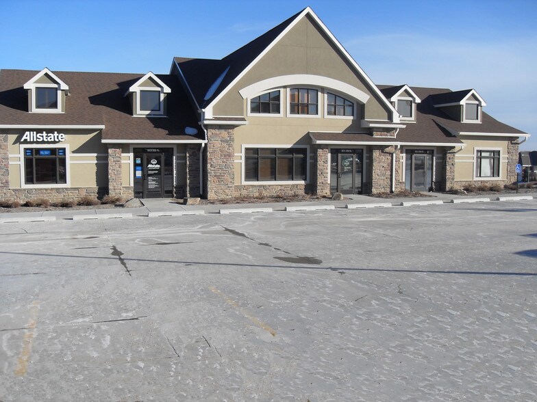 More Photos Of 1820-1824 N 169th Plz, Omaha Office For Lease