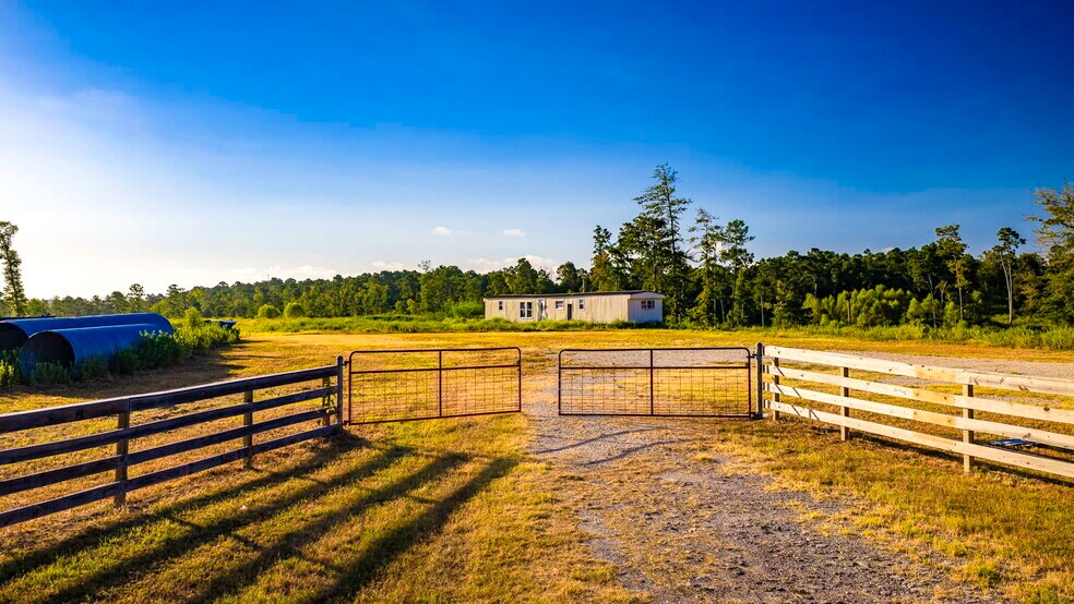 More Photos Of 400 Yaupon Cove Dr, Onalaska Land For Sale