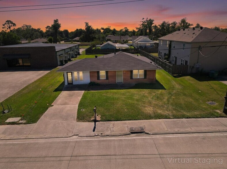 More Photos Of 419 Cypress St, Sulphur Office For Sale