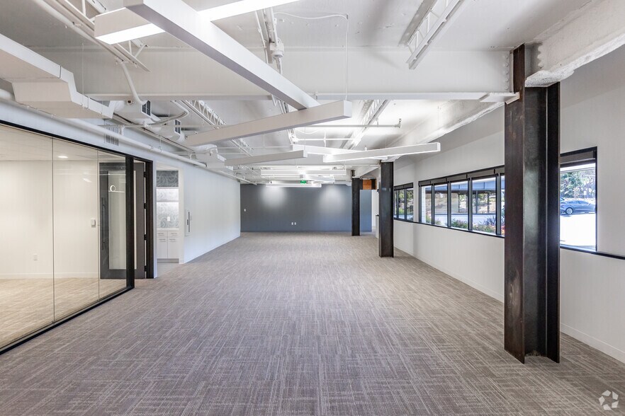 More Photos Of 1 Harbor Dr, Sausalito Unknown For Lease