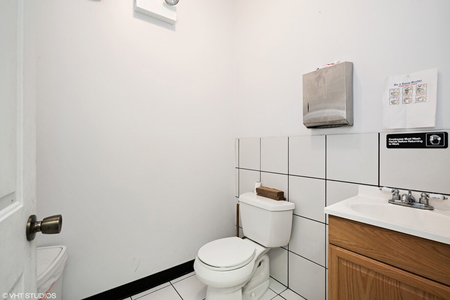 More Photos Of 222 E 61st St, Chicago Daycare Center For Sale