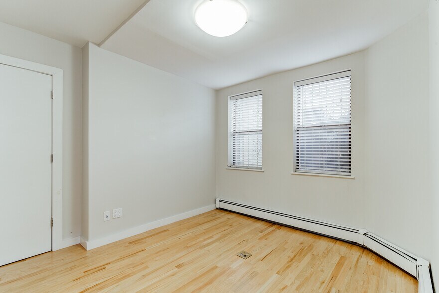 More Photos Of 489 Jersey Ave, Jersey City Storefront Retail Office For Lease