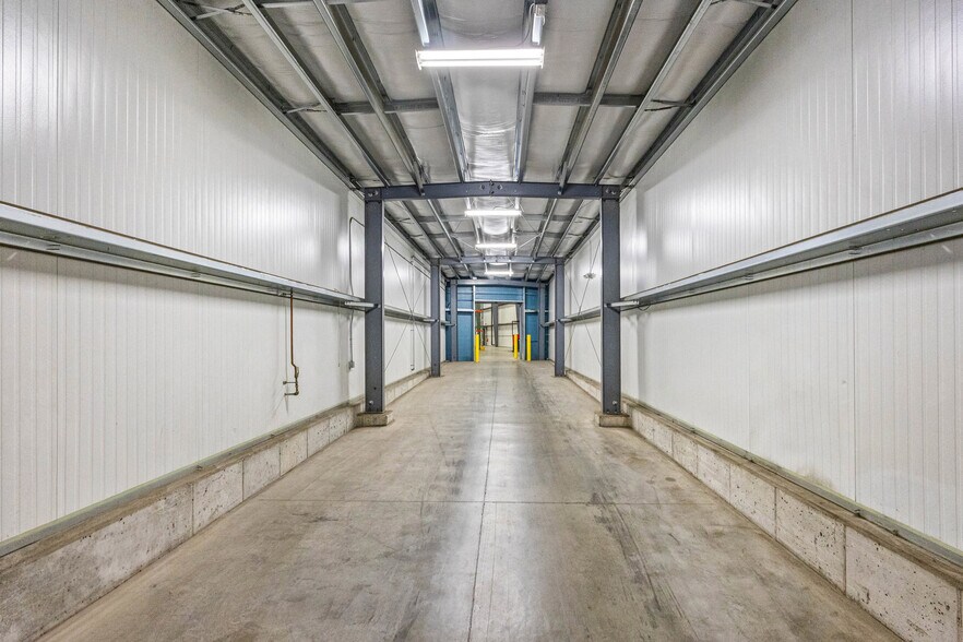 More Photos Of 80 Davis Pky, Clyde Warehouse For Sale
