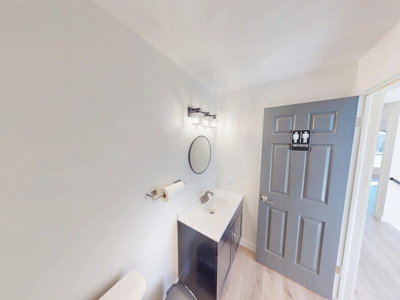 More Photos Of 1920 W 5200 S, Roy Office For Lease