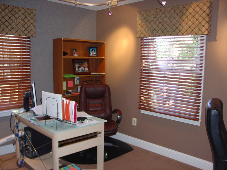 More Photos Of 1680 Village Green, Crofton Office For Sale