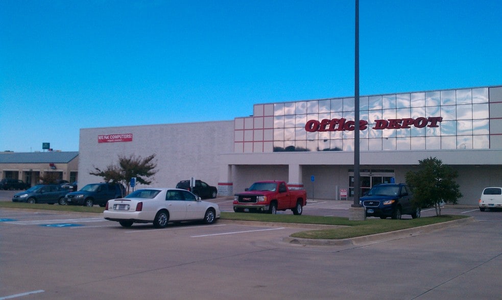 More Photos Of 2324 San Jacinto Blvd, Denton General Retail For Lease