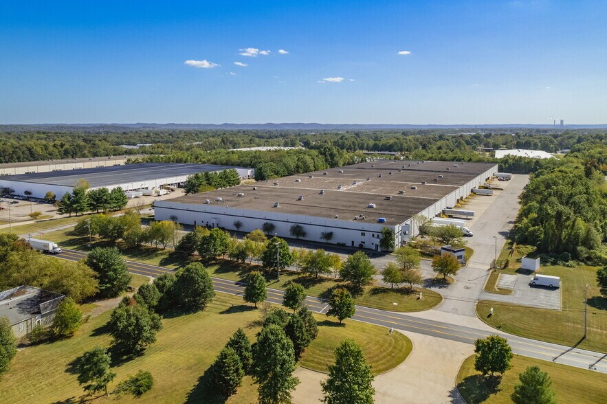 More Photos Of 7300 Intermodal Dr, Louisville Distribution For Lease