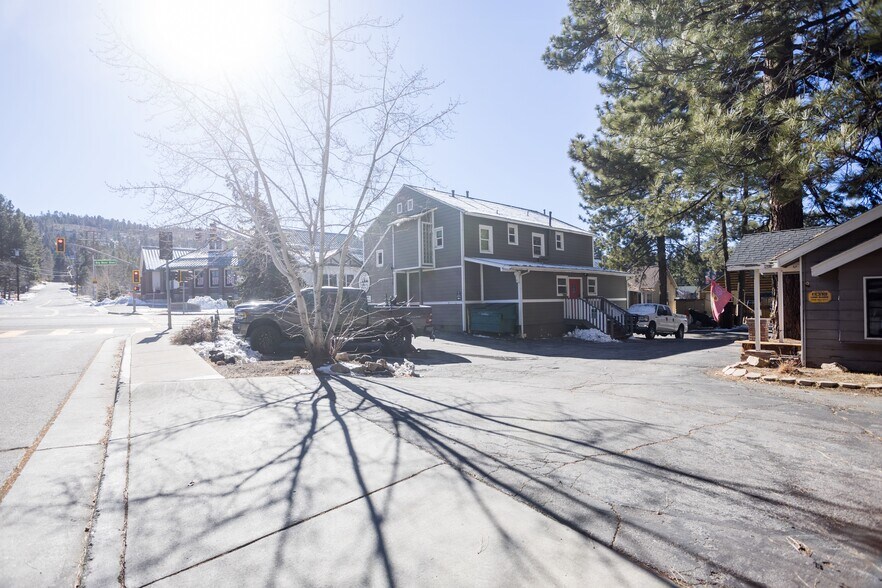 More Photos Of 41312 Big Bear Blvd, Big Bear Lake General Retail For Sale