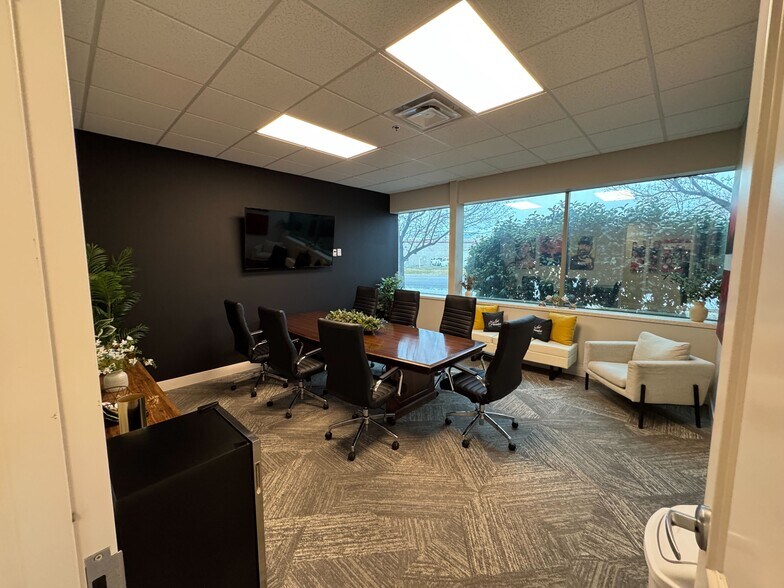 More Photos Of 1371 W Business Park Dr, Orem Office For Lease