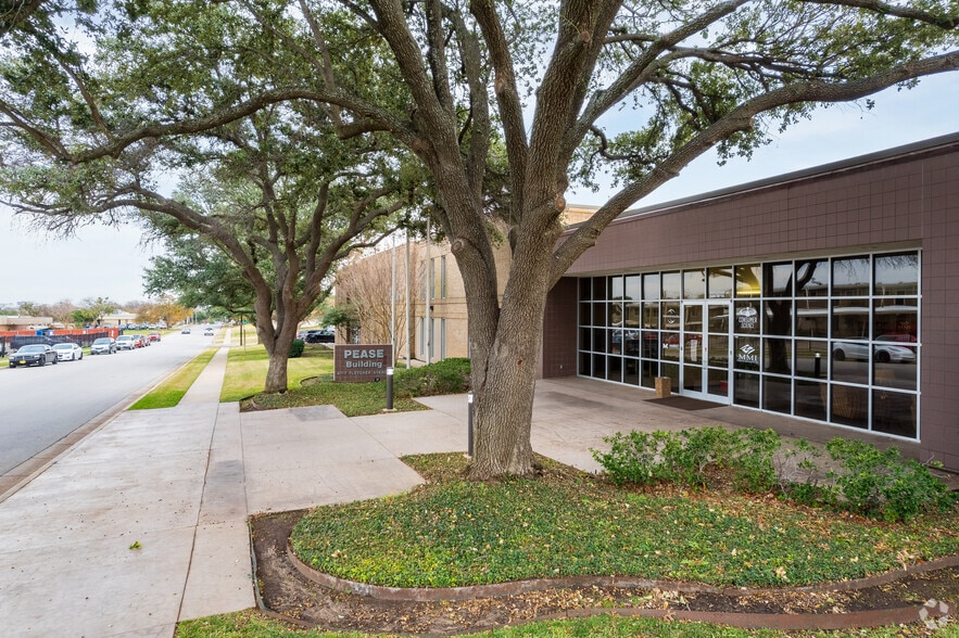 More Photos Of 4717 Fletcher Ave, Fort Worth Office For Sale
