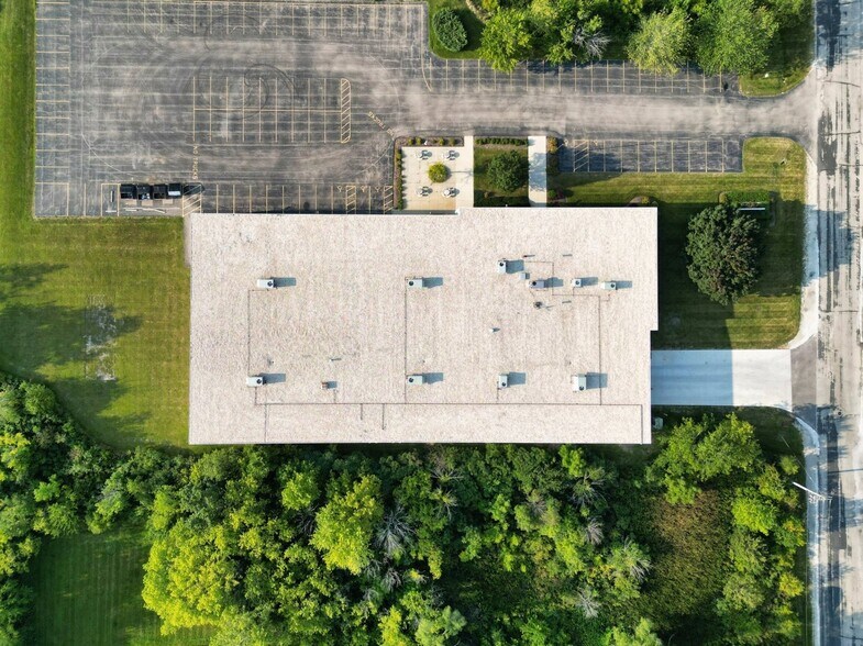 More Photos Of 8320 193rd Ave, Bristol Service For Sale