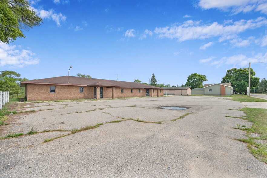 More Photos Of 203 S 3rd Ave, Big Rapids Medical For Sale