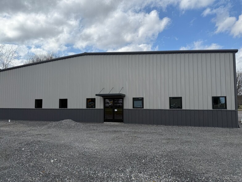 More Photos Of 5350 Enterprise Dr, Paducah Warehouse For Lease
