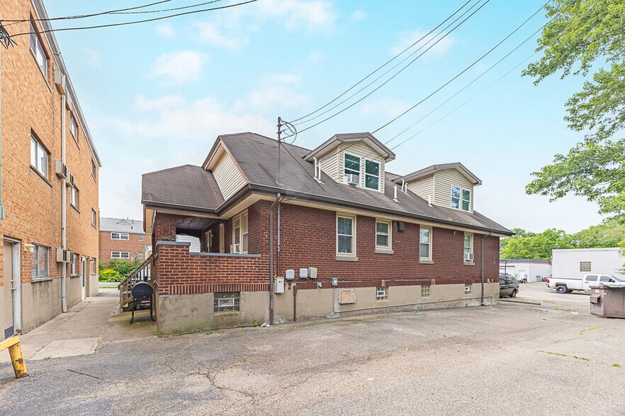 More Photos Of 9495 Reading Rd, Cincinnati Apartments For Sale