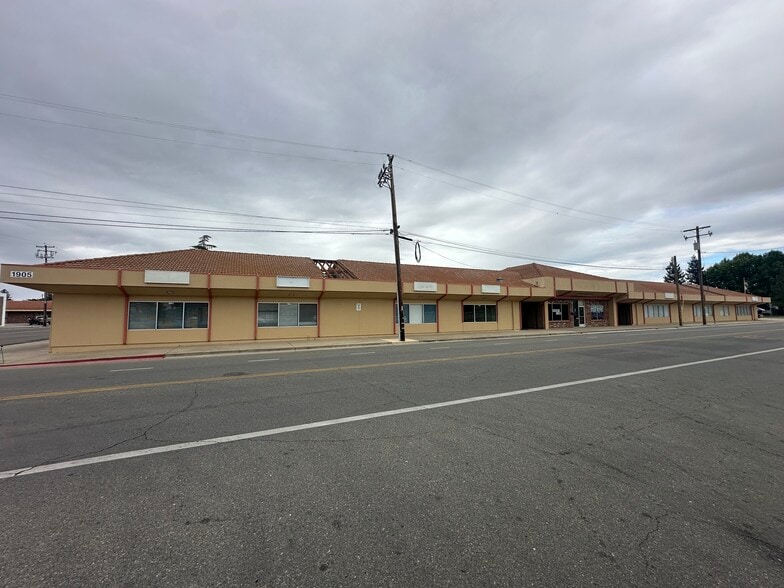 Primary Photo Of 1905 Covillaud St, Marysville General Retail For Sale