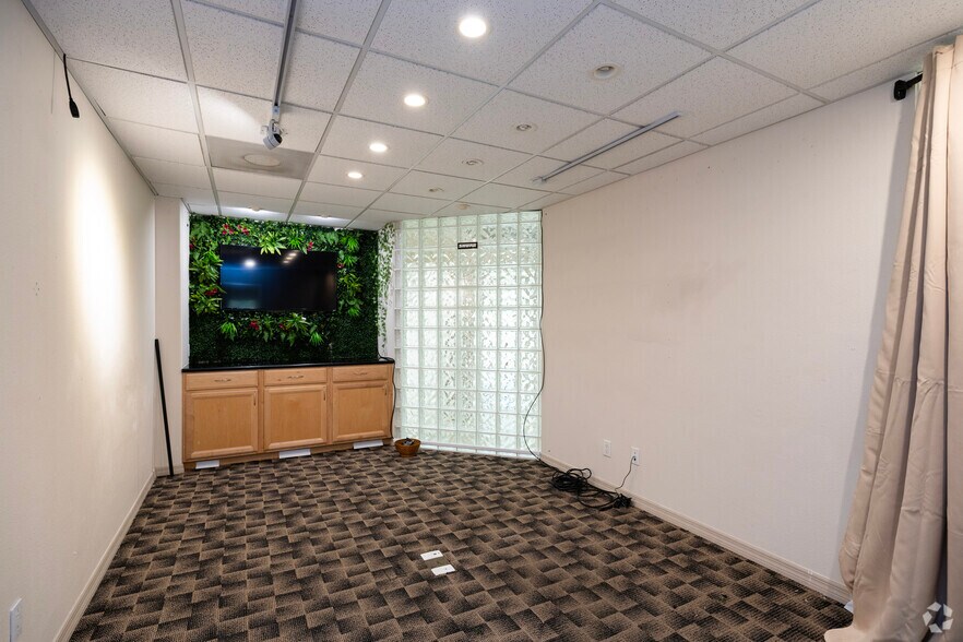 More Photos Of 5001 Lemon St W, Tampa Office For Lease