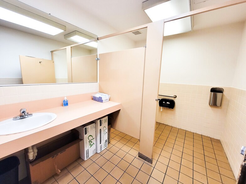 More Photos Of 45-49 Powell St, San Francisco Loft Creative Space For Lease