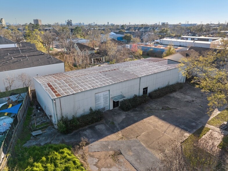 Primary Photo Of 911 Fisher St, Houston Warehouse For Lease