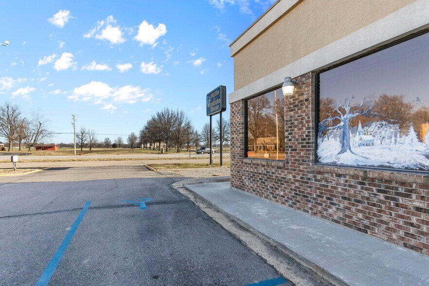 More Photos Of 11 Truman St, Charleston Restaurant For Sale