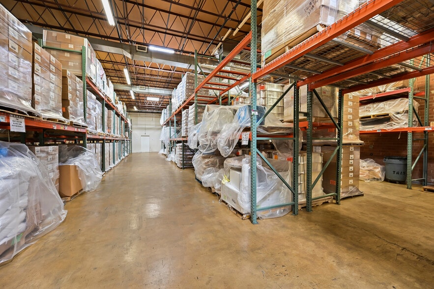 More Photos Of 4795 Commercial Plaza St, Winston-Salem Manufacturing For Sale