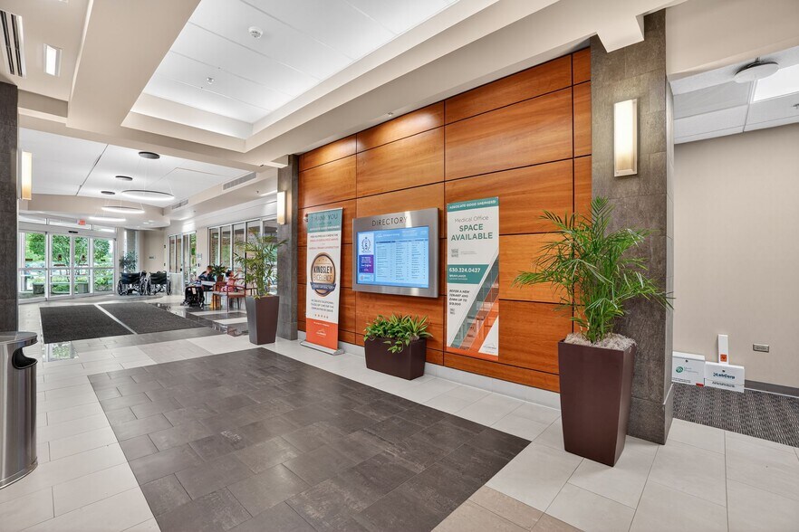 More Photos Of 525 E Congress Pky, Crystal Lake Medical For Lease