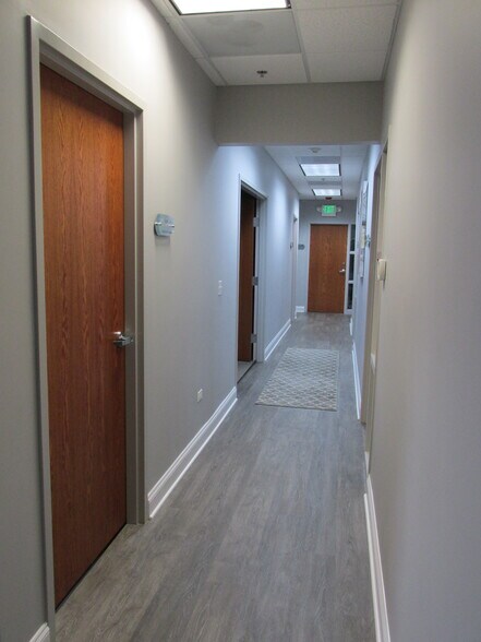 More Photos Of 245-285 Stonegate Rd, Algonquin Medical For Sale