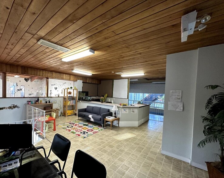 More Photos Of 83 Dunlop St, Richmond Hill Daycare Center For Sale