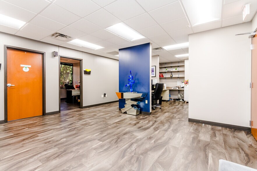 More Photos Of 5477 Glen Lakes Dr, Dallas Medical For Lease