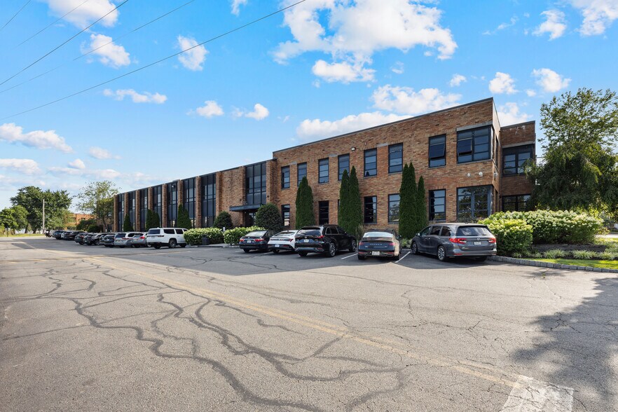 More Photos Of 65 Ramapo Valley Rd, Mahwah Unknown For Lease