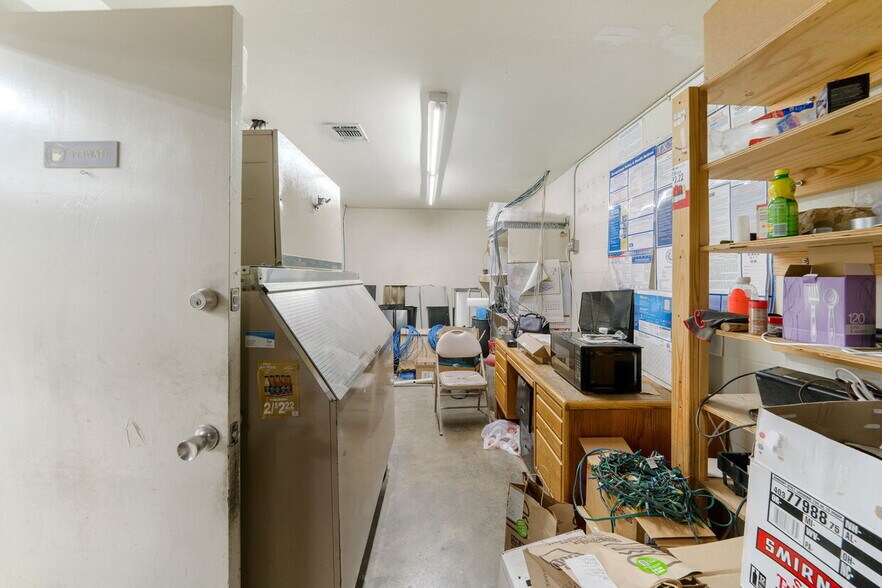 More Photos Of 6325 Bandera Rd, San Antonio Convenience Store For Sale