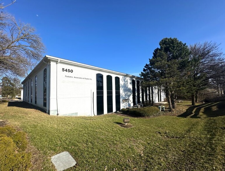 More Photos Of 28 E Rahn Rd, Kettering Unknown For Lease